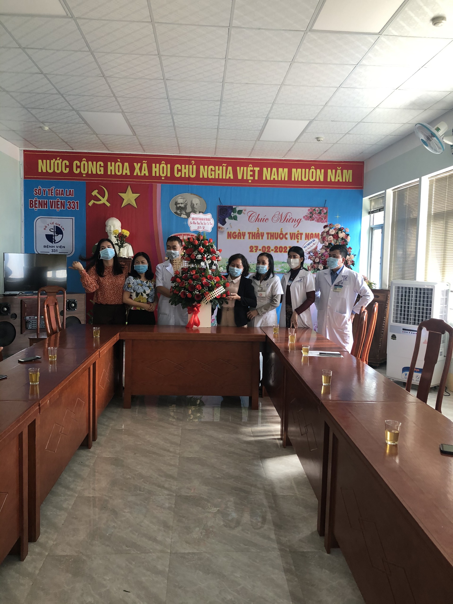 Bệnh viện 331 xin chân thành cảm ơn UBND, HĐND tỉnh cùng các cơ quan đơn vị đã đến thăm và tặng hoa chúc mừng nhân ngày Thầy thuốc Việt Nam
